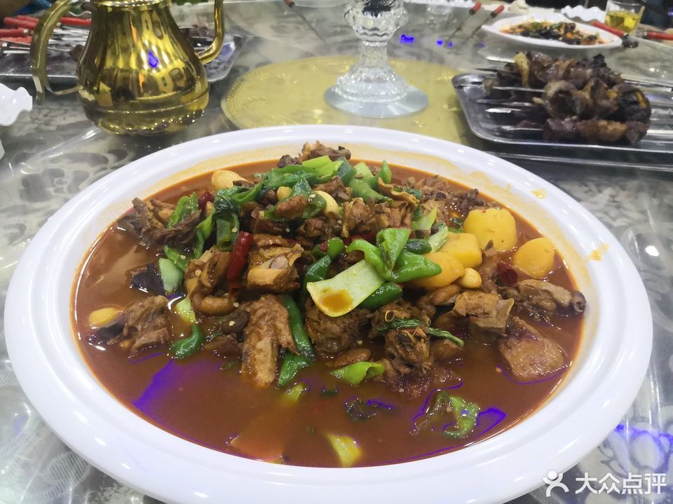 阿合奇县回民沙湾特色大盘鸡