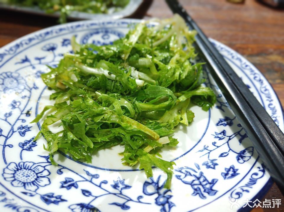 煎扒鱼推荐菜:憨弟大盘鸡(庆丰街店)位于周口市川汇区天和小区大门