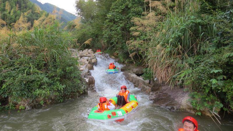 铜钹山雷公峡漂流