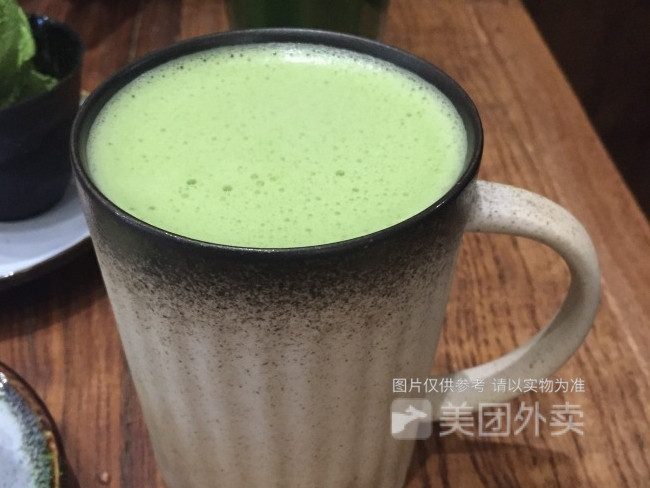 日式抹绿奶茶图片