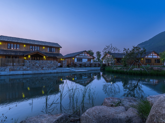 苏州花山隐居酒店白马涧店