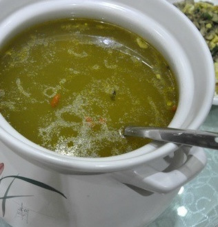 老母鸡扛枪图片
