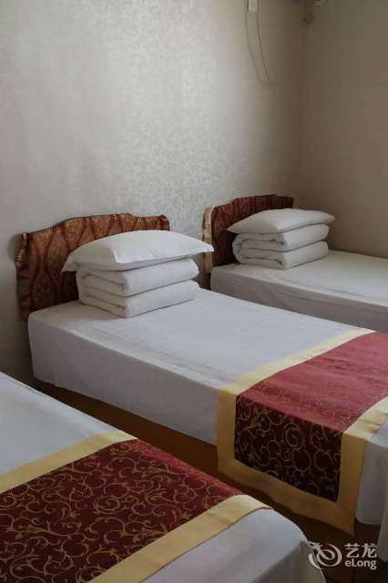 佰聚园海景宾馆位于唐山市乐亭县海滨路浅水湾浴场内推荐菜:分类:住宿