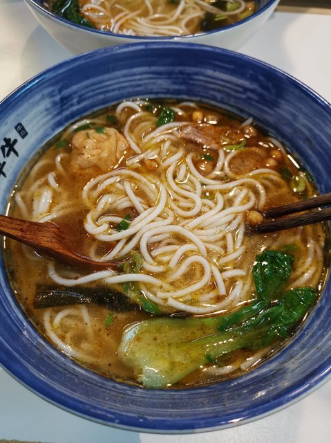 冠军牛牛杂粉面阳光100店