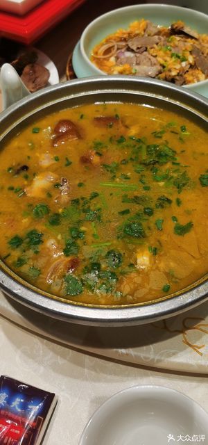 位于郑州市巩义市陇海路与惠民路十字口南20米 标签:餐馆中餐餐饮快餐