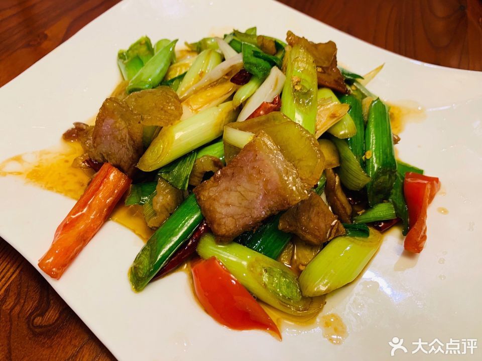 大蒜炒咸肉图片