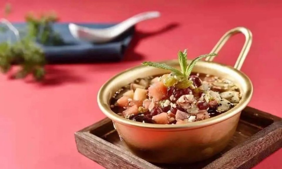 推荐菜:贤合庄卤味火锅(星光park店)位于吉安市吉州区鹭洲西路9号星光