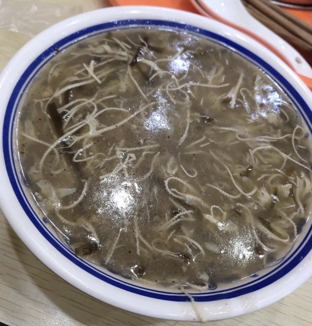 香菇青菜小米南瓜粥推荐菜:幸福包子店(育才路总店)位于亳州市涡阳县