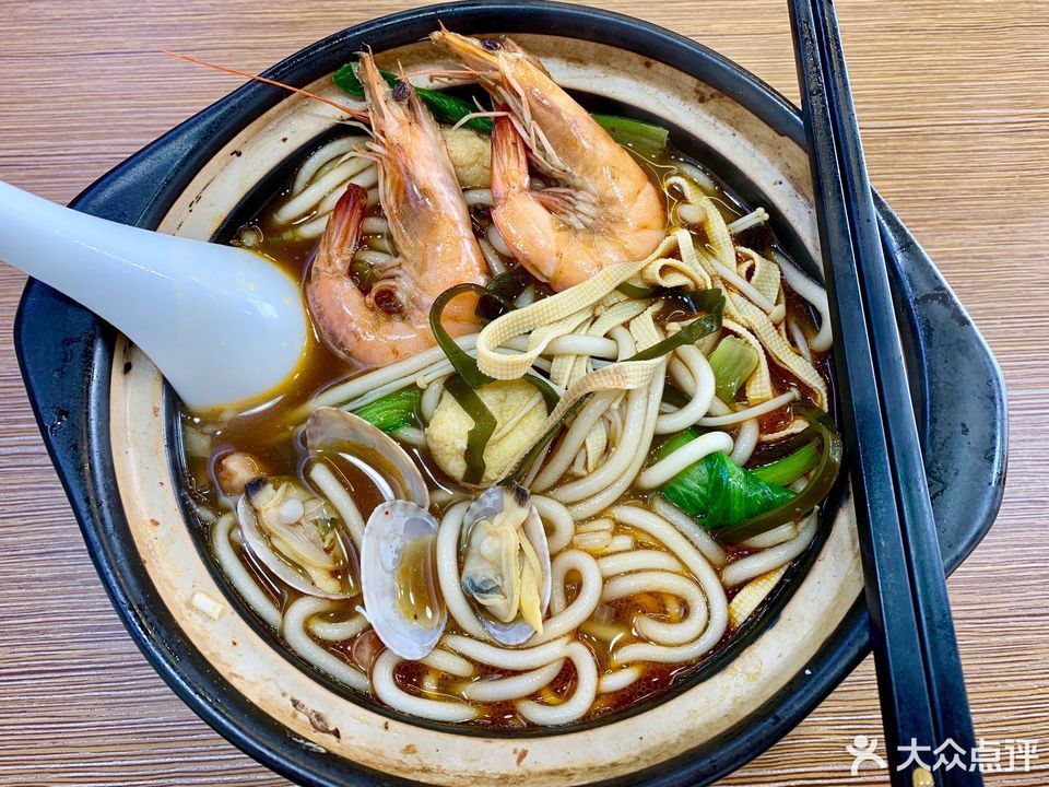 砂锅海鲜土豆粉图片