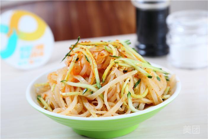 建国路擀面皮宝龙店