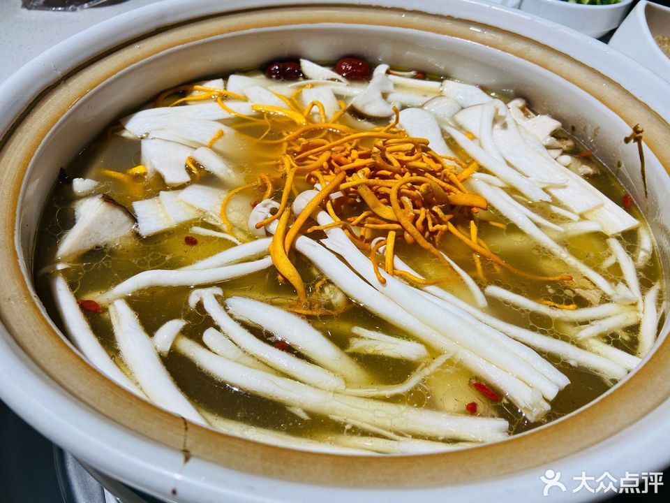 野生菌排骨汤图片