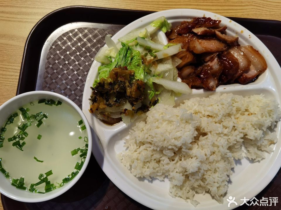 推荐菜:卤味佳(华南城店)位于南宁市江南区沙井大道56号南宁华城内4号