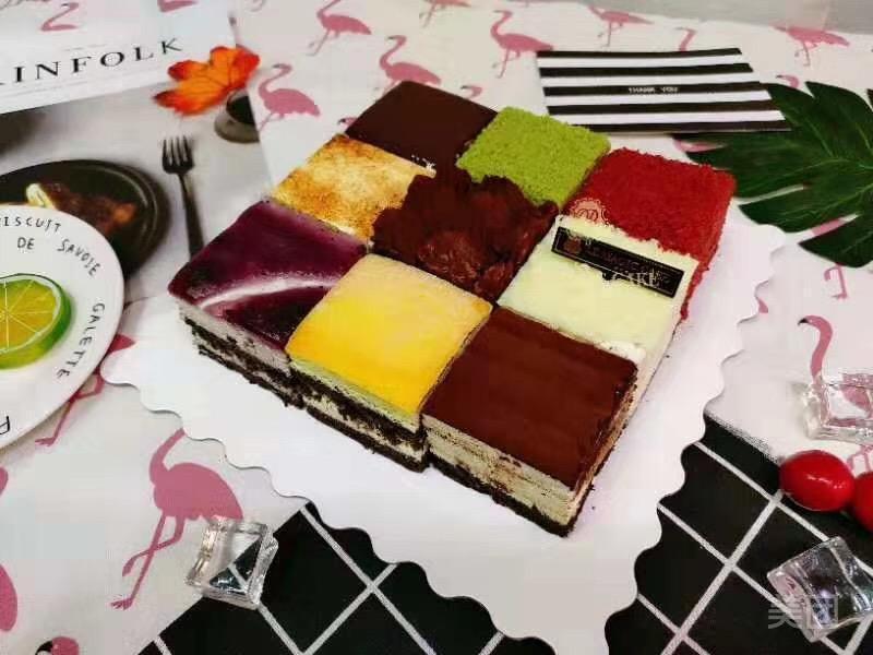 缤纷多味乳脂慕斯九宫格蛋糕图片