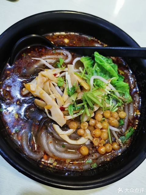 笋尖酸辣粉图片