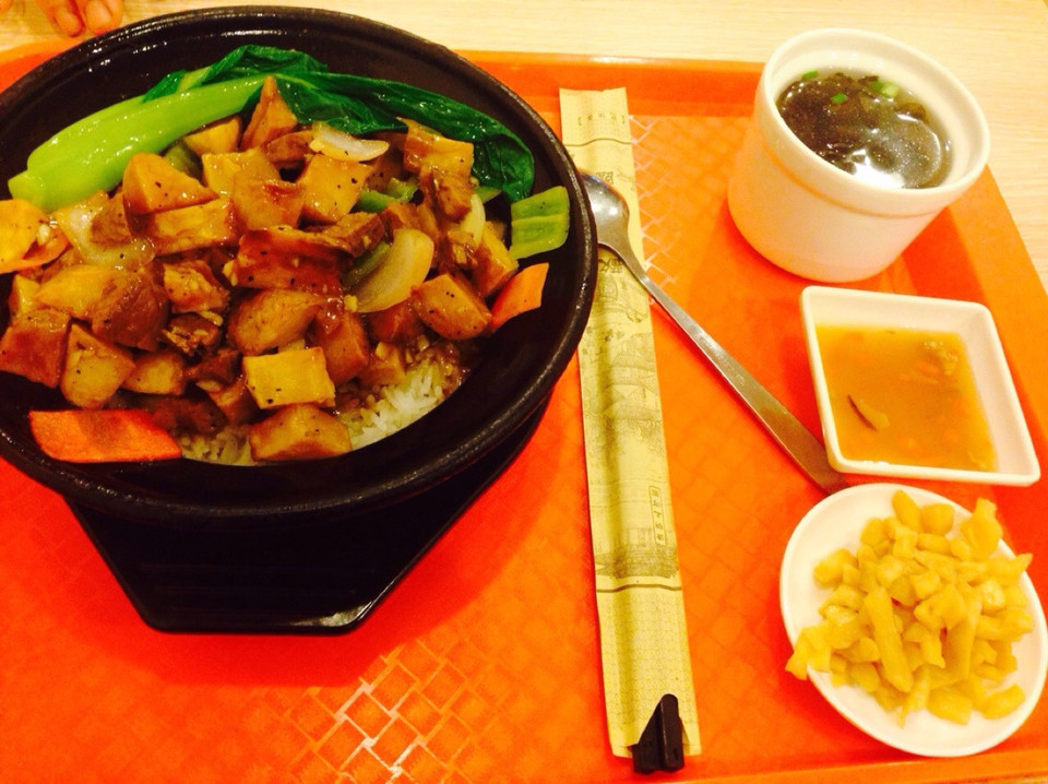 土豆牛肉煲仔图片