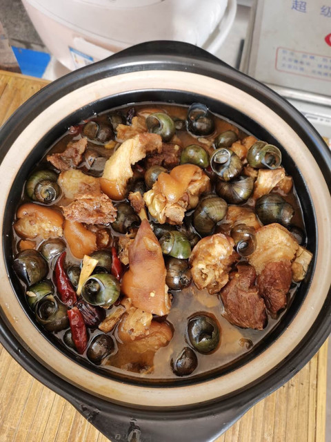 猪手炖田螺图片