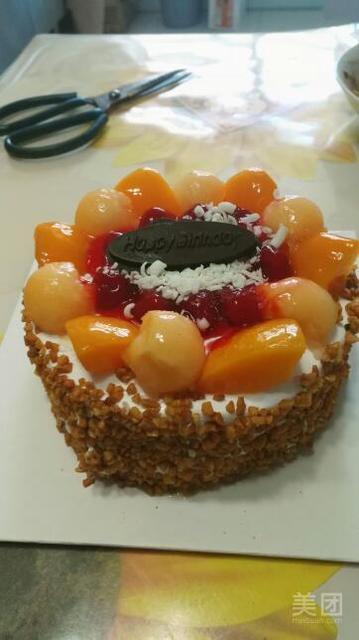 推荐菜:梅红蛋糕(油高店)位于松原市宁江区锦江大街1931号锦东小区