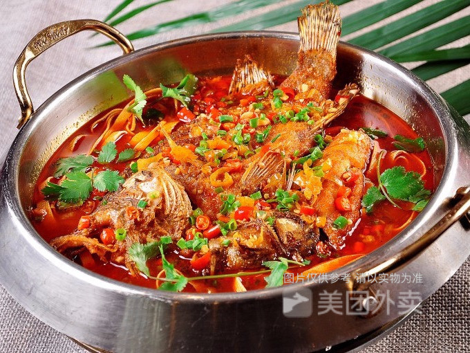 平锅臭鳜鱼 小炒黄牛肉
