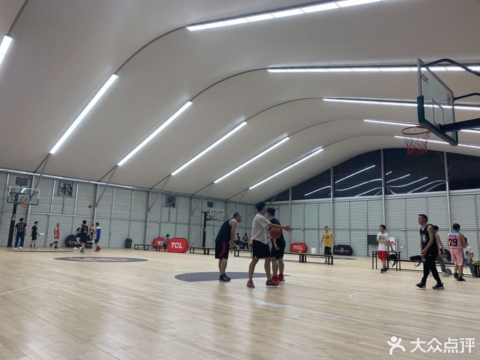 易建联篮球(西丽)训练中心图片