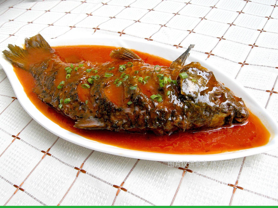 红烧鱼套餐饭图片