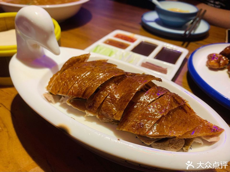 老北京挂炉片片烤鸭图片