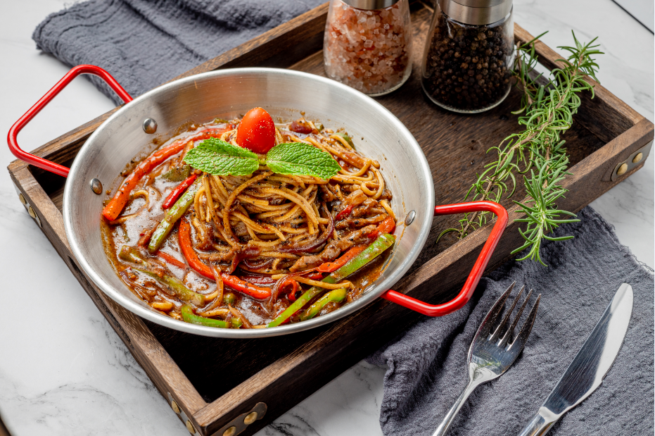 黑椒牛柳炒意面图片