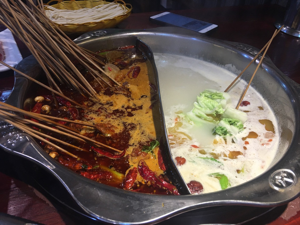 成都六婆串串香火锅(将军店)