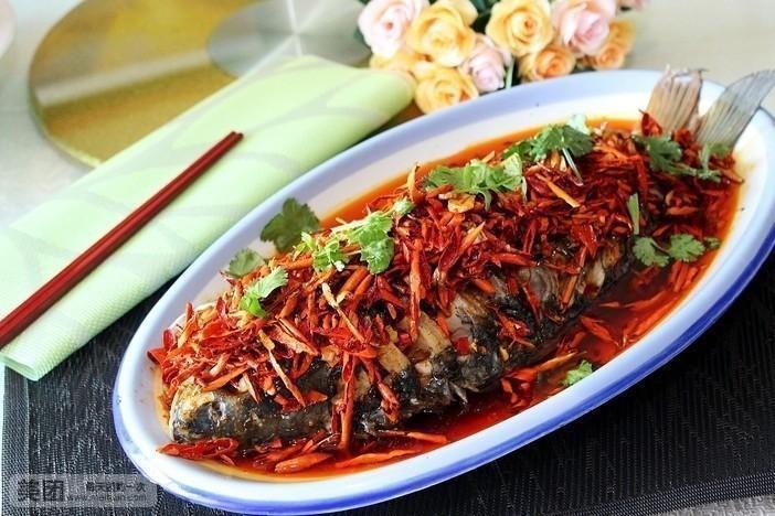 微山湖特色香辣鲤鱼图片