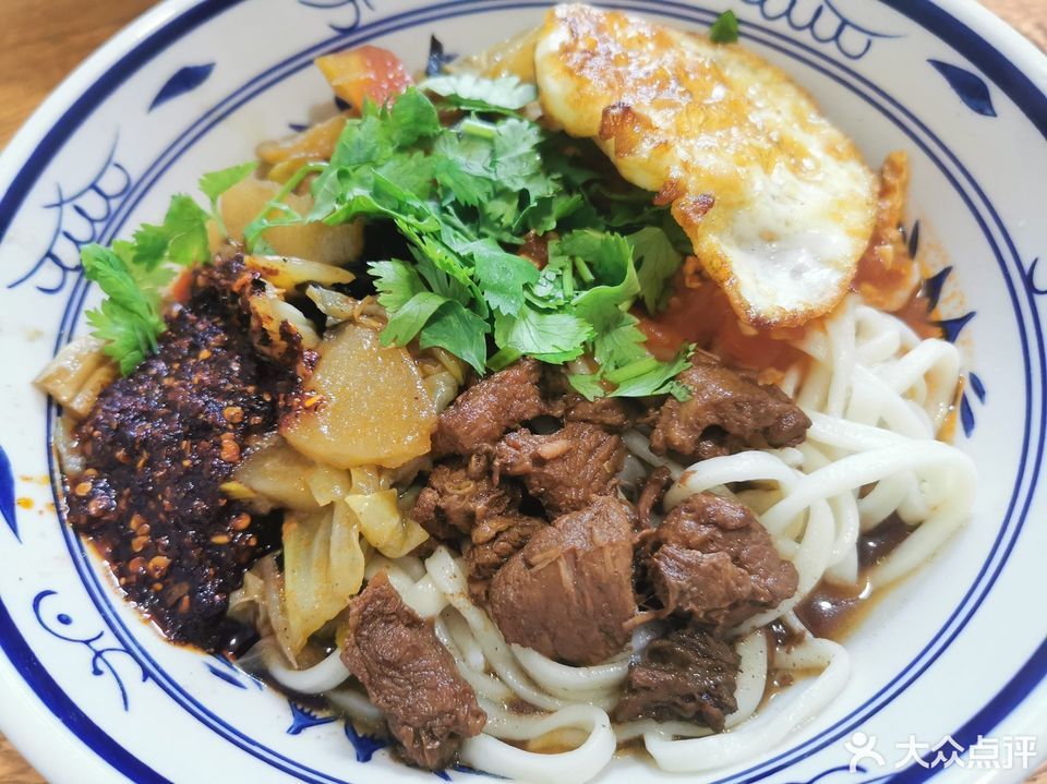 推荐菜:任记大块牛肉面位于西安市莲湖区西北一路43号