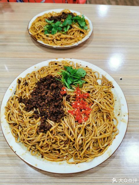 生椒牛肉面图片