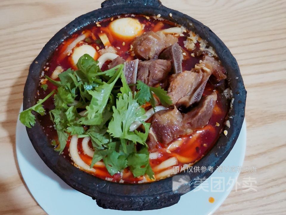 排骨砂锅土豆粉图片