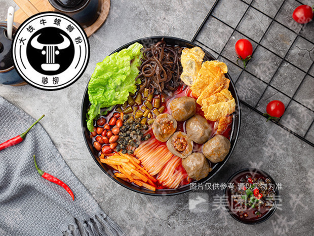 贡丸螺蛳粉图片