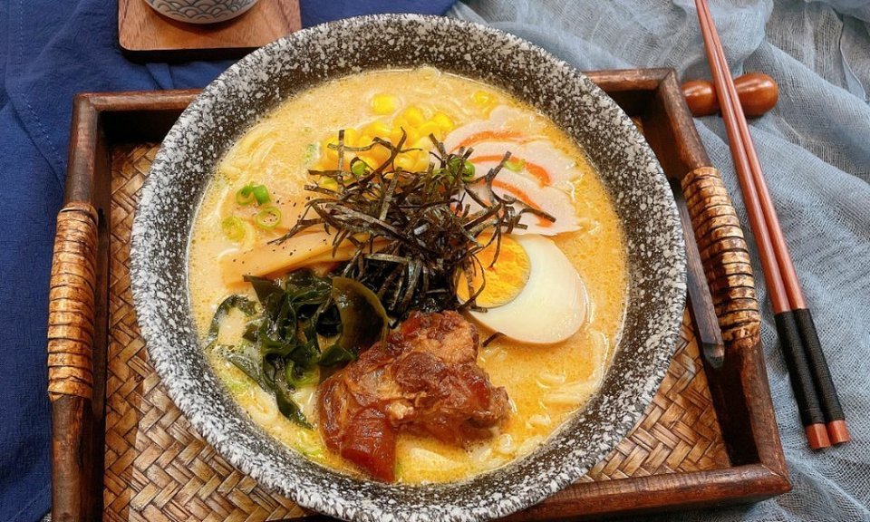 日式猪软骨拉面图片