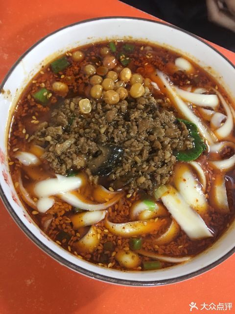 豌杂刀削面图片