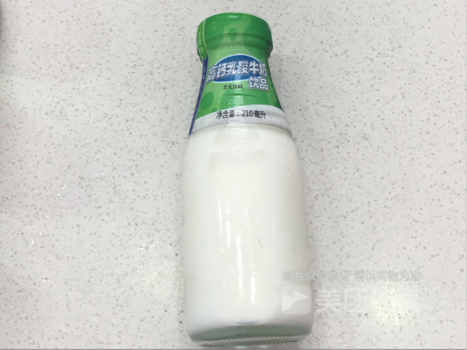 瓶装高钙乳酸牛奶图片