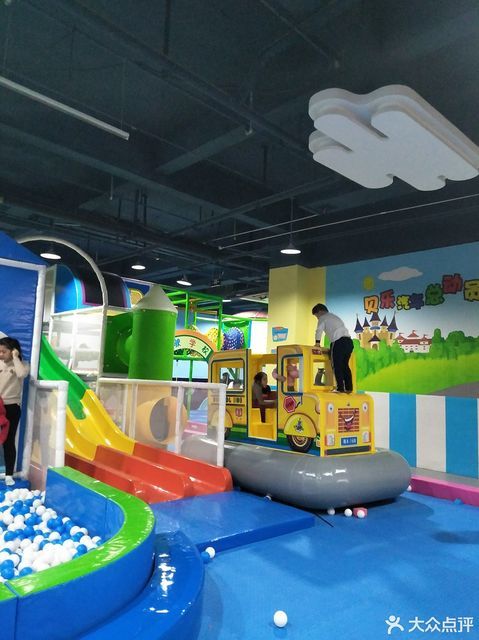 千鹭湖欢乐谷游乐园
