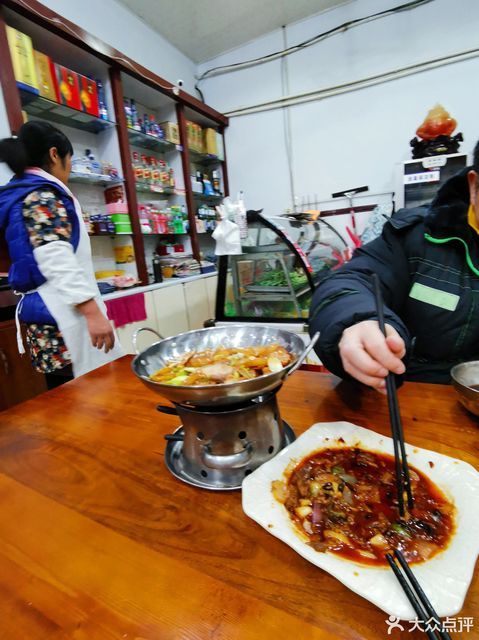 家园美食位于郑州市登封市少林大道38号 标签:餐饮快餐小吃餐厅小吃