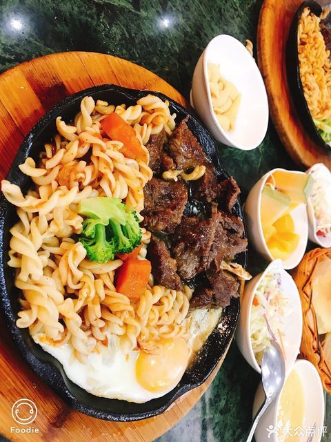 豪仕来牛排馆(悦荟店)位于青岛市市北区人民路269号悦荟广场5楼(四方