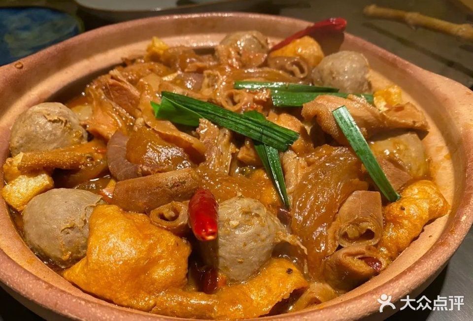 【西关老阿婆·牛腩牛杂煲(万科广场店)】西关老阿婆·牛腩牛杂煲