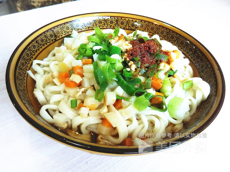 干拌臊子面图片
