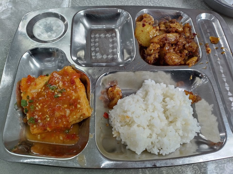 云南财经大学银杏餐厅