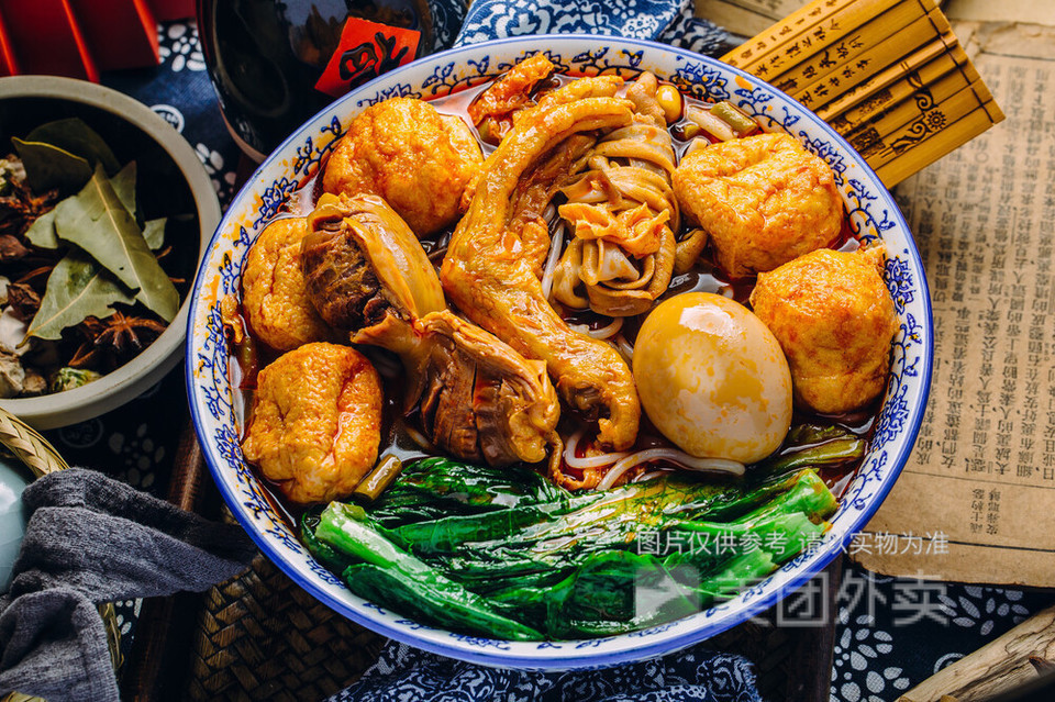 鱼蛋螺蛳粉图片