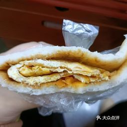 米饼夹鸡蛋
