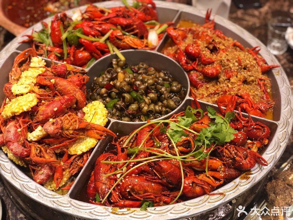 六膳门龙虾烧烤特色菜夜宵兴城东路店