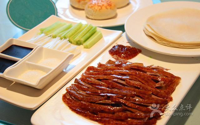 北京片皮烤鸭