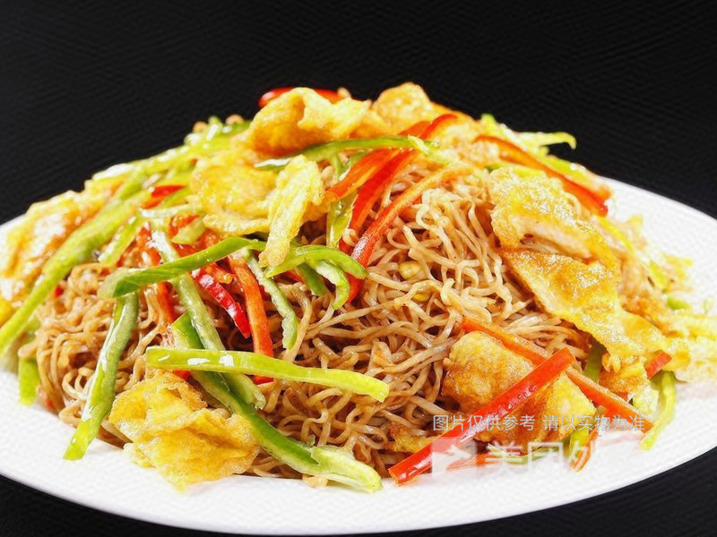 鸡蛋牛肉炒面图片