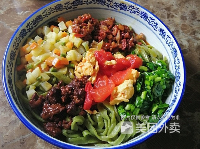 小张手擀菠菜面