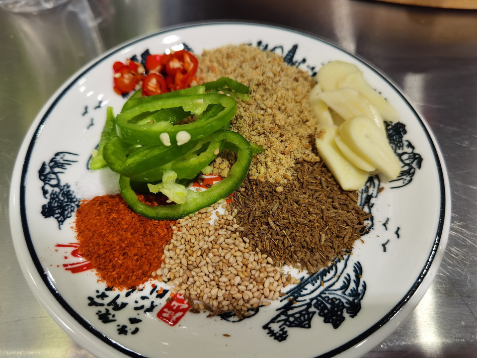 英雄故事地摊烤肉新宫店