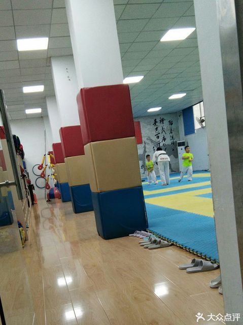 长忠跆拳道馆(徐州市东苑社区卫生服务中心东北)