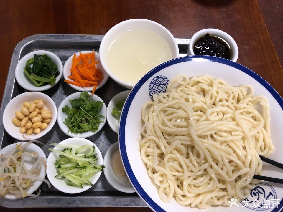 老北京味炸酱面红都店